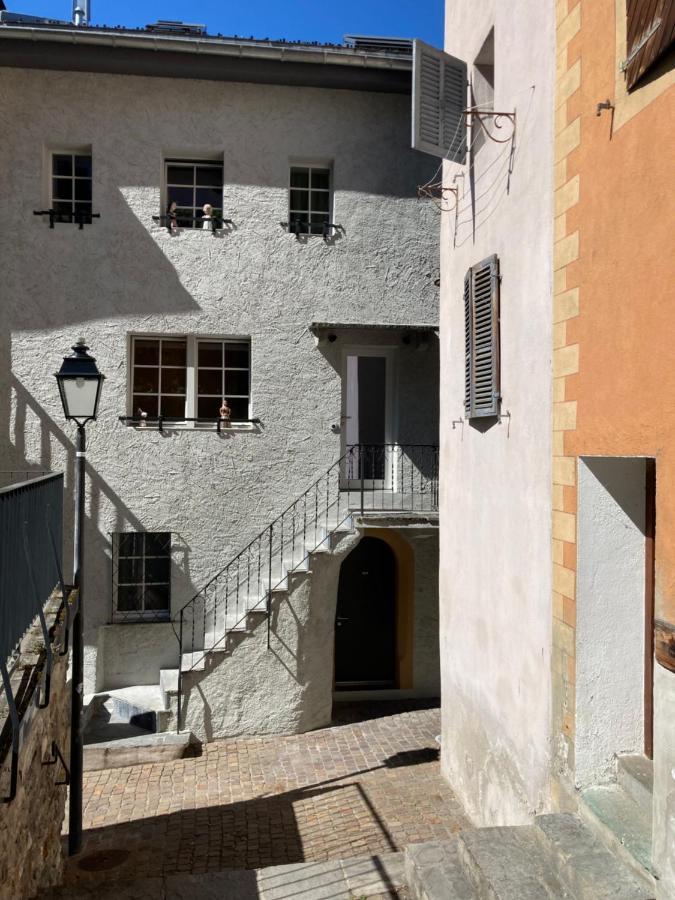 La Lombardie - Charme Et Tranquillite Sion Bagian luar foto
